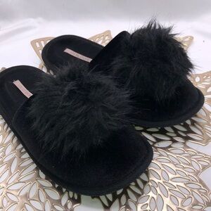 Victoria’s Secret Black Velveteen Fur Ball Slip on Bedroom Slippers Size Medium